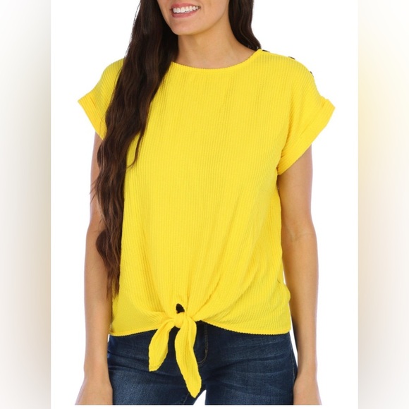 Set the Stage Woman’s Solid Knit Top - Picture 3 of 4